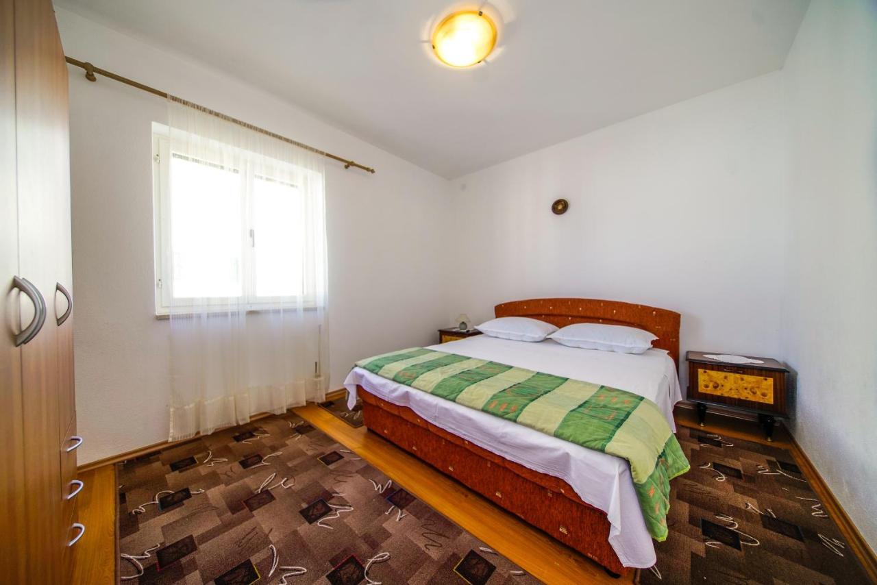 Apartments With A Parking Space Postira, Brac - 18472 Екстериор снимка