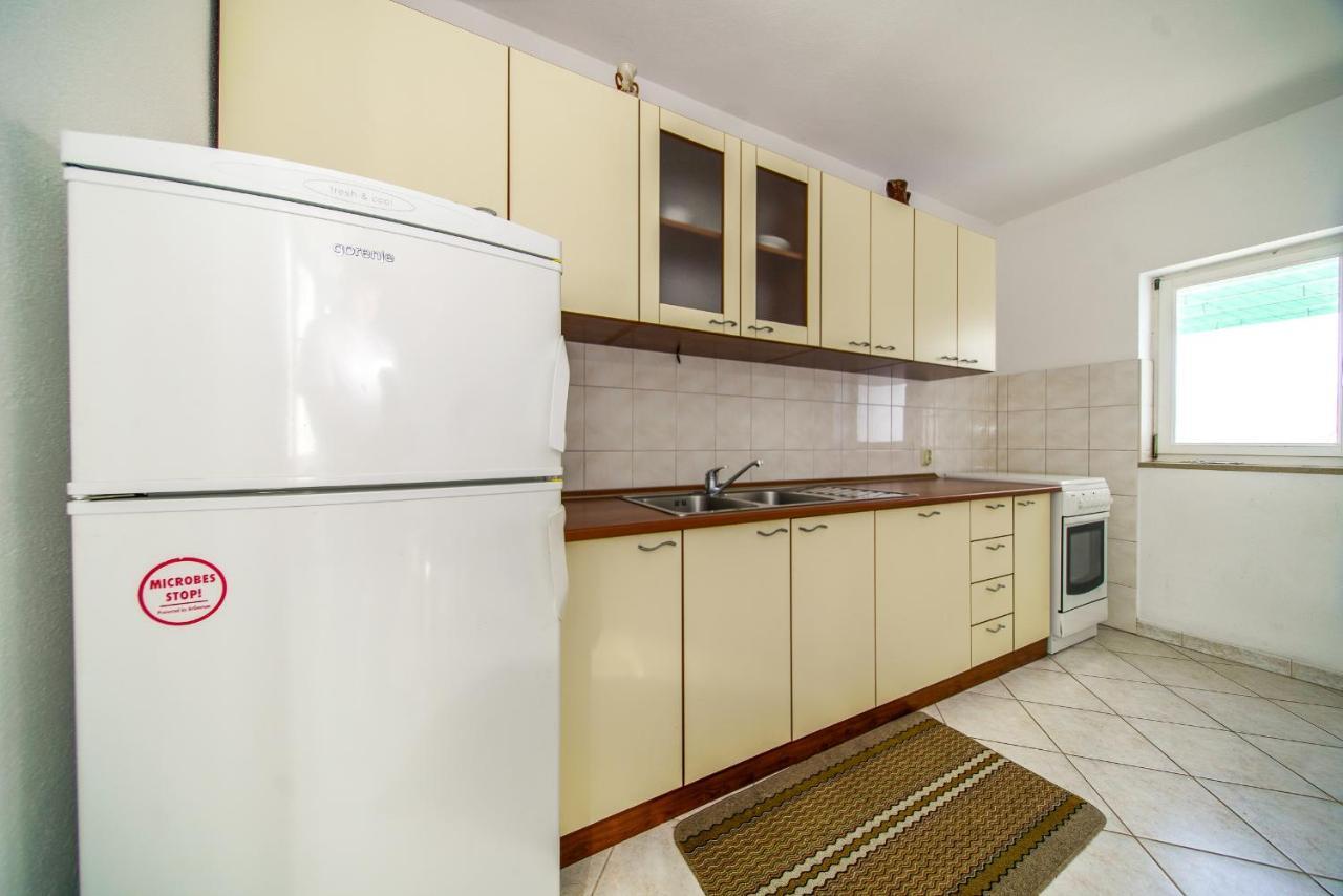 Apartments With A Parking Space Postira, Brac - 18472 Екстериор снимка